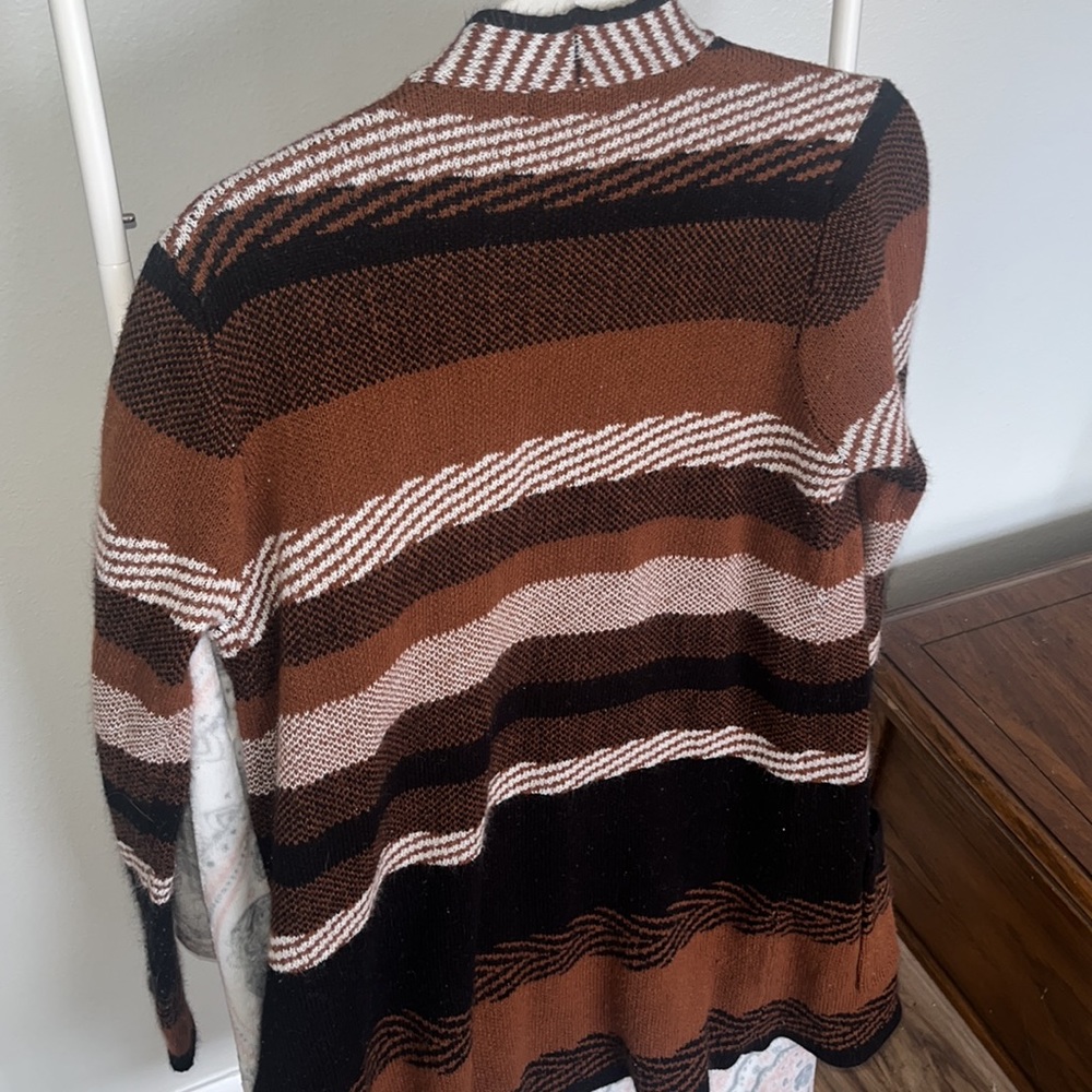 Cardigan - Picture 5 of 6